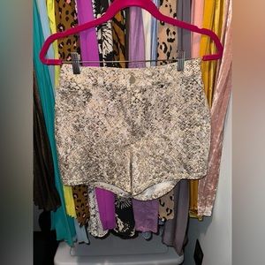 Express Midi High Rise Metallic Snakeskin Print Shorts Size 2